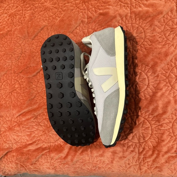 Veja Rio Branco Leather-Trimmed Suede and Alveomesh Sneakers - Picture 4 of 4